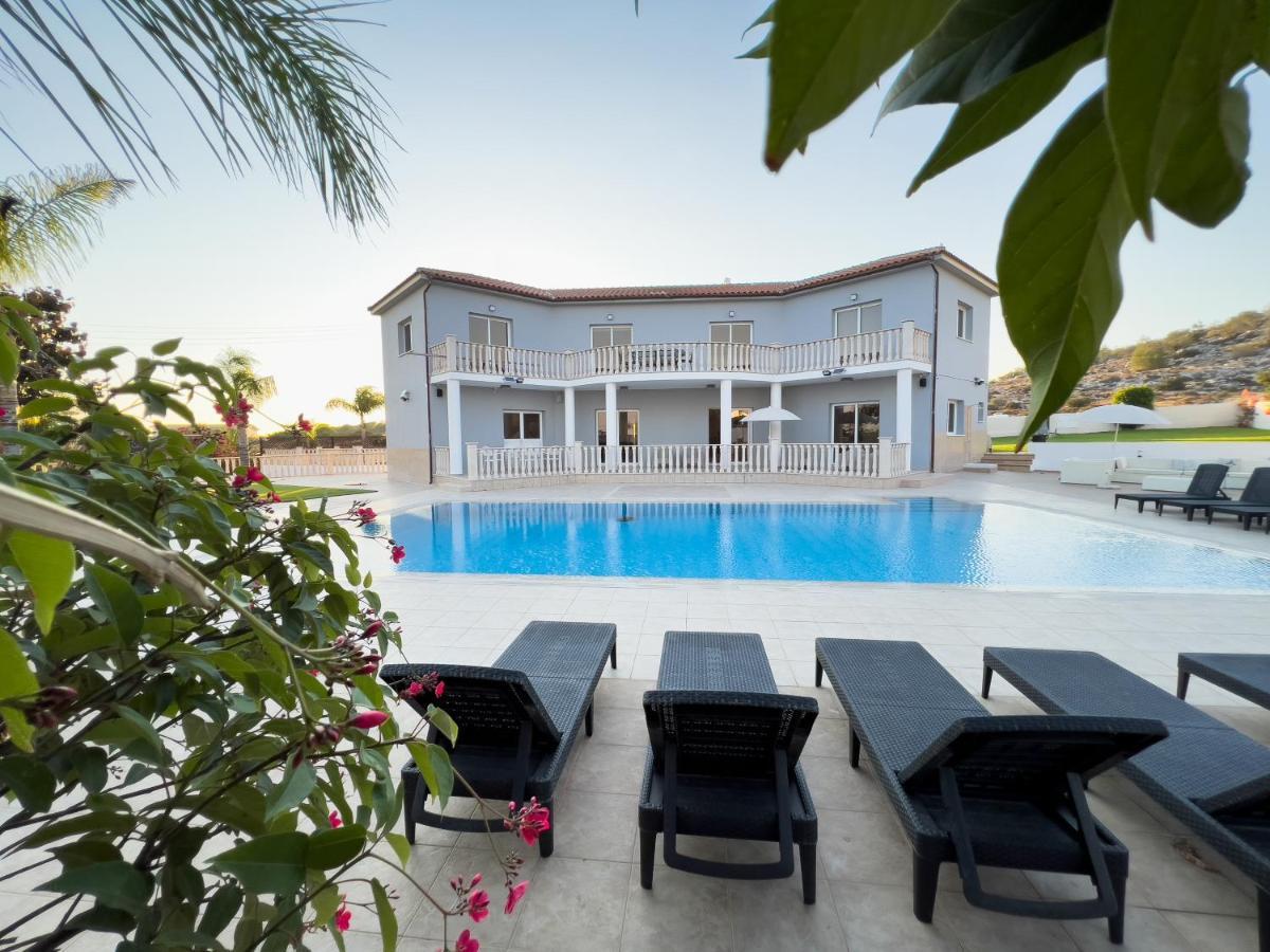 Grand Villa Lynn Seaview Agia Napa Exterior foto