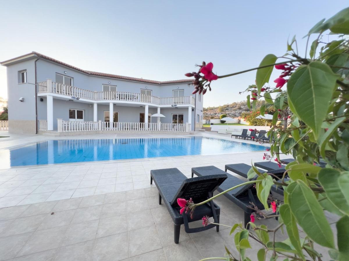 Grand Villa Lynn Seaview Agia Napa Exterior foto