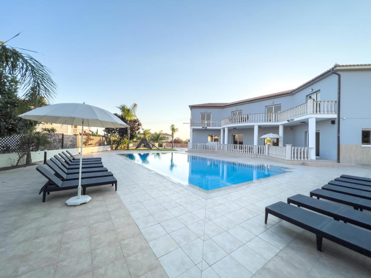 Grand Villa Lynn Seaview Agia Napa Exterior foto