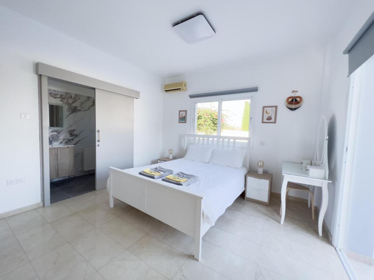 Grand Villa Lynn Seaview Agia Napa Exterior foto